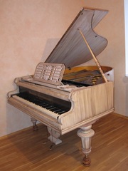 Камерный рояль Erste Produktiv-Genossenschaft,  Wien 1910 года выпуска